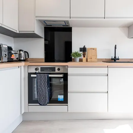 Modern 2 Bedroom Flat Near Leeds Centre With Free Parking, Ideal For Contractors & Long Stays - Nordstay Exterior photo